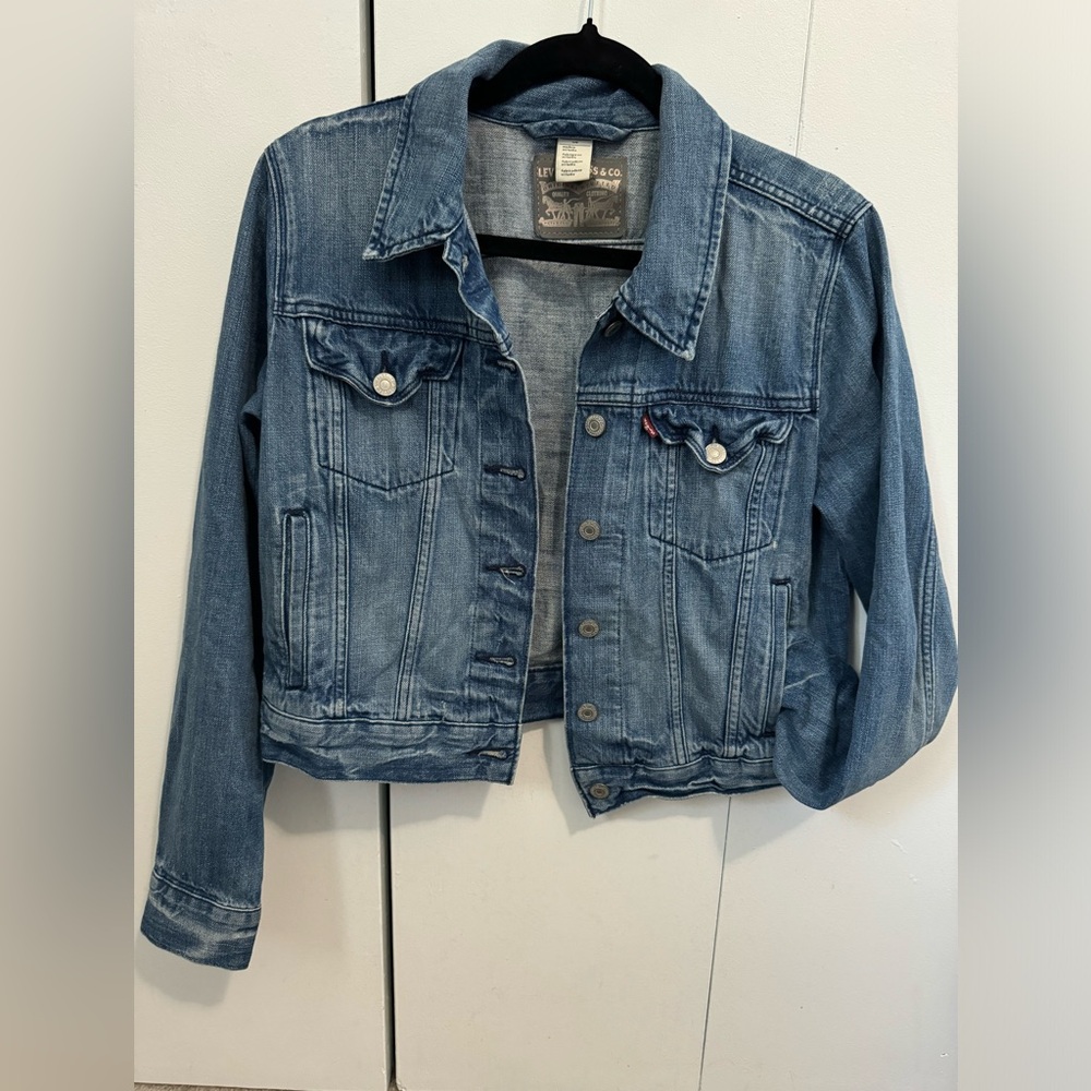 LEVIS DENIM JACKET